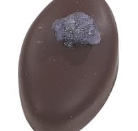 violet fondant cream enrobed in dark chocolate with violet flavoured piece 10g